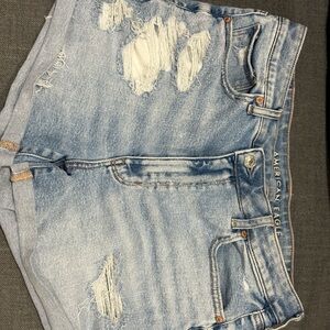 American Eagle Distressed Mom Short